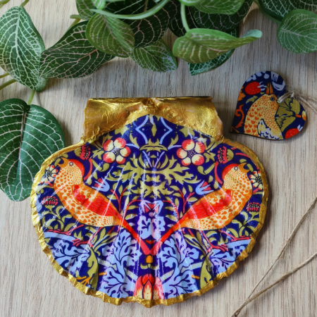 Scallop shell trinket dish William Morris strawberry thief design with gift tag