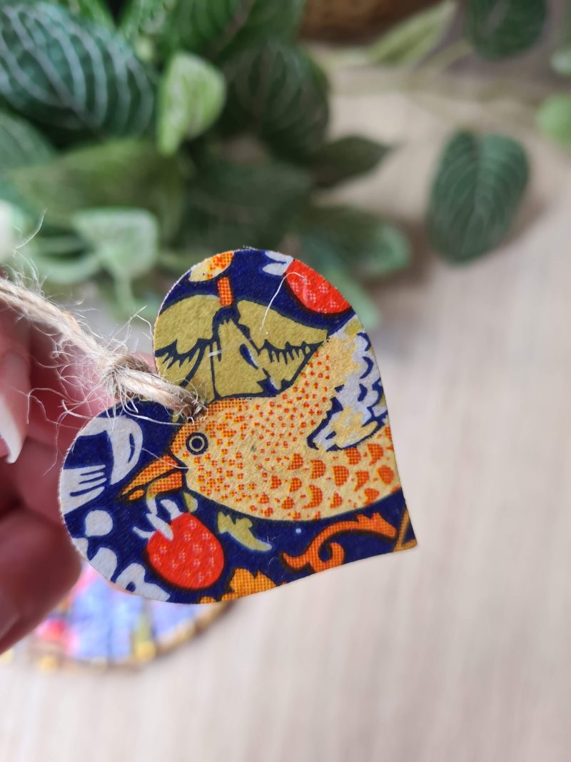 Scallop shell trinket dish William Morris strawberry thief design with gift tag