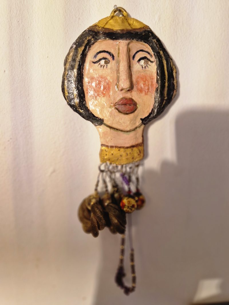 Art deco style beautiful lady jewellery holder