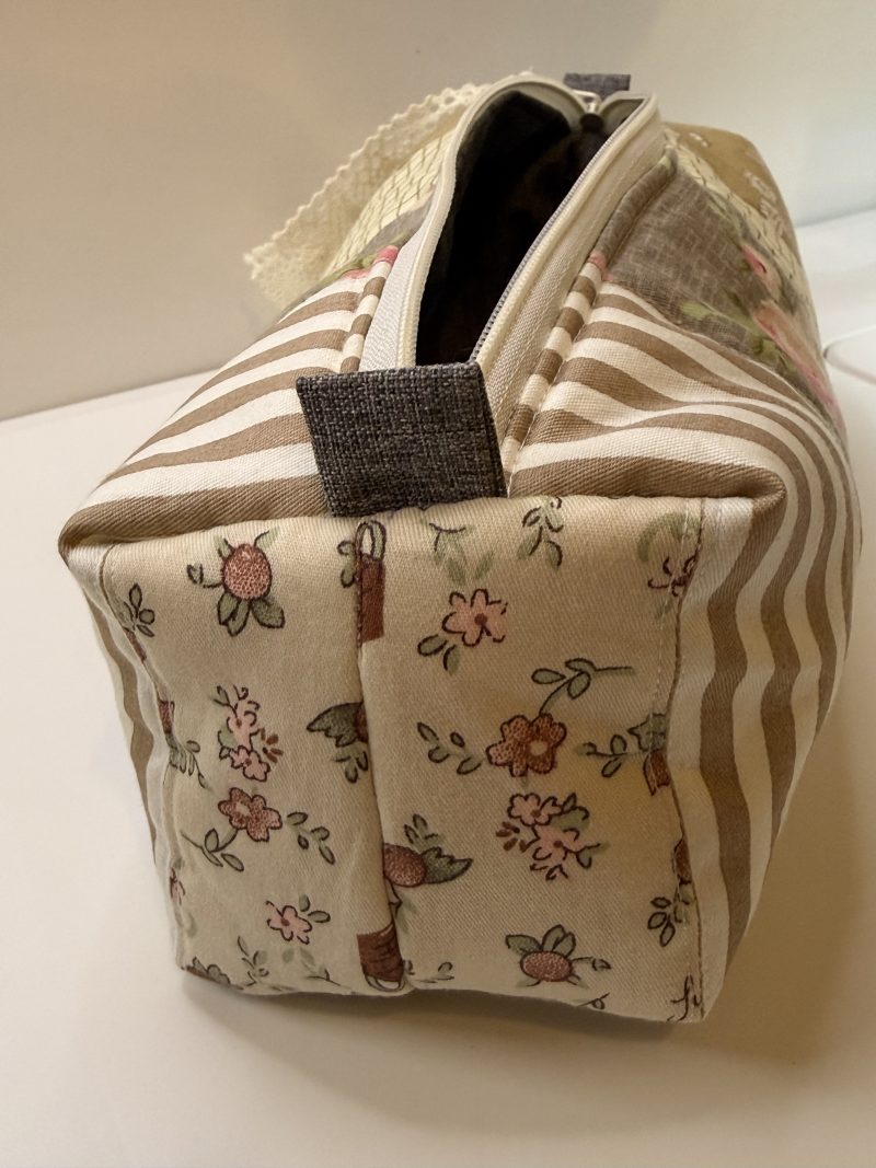 Vintage makeup bags/waterproof inside