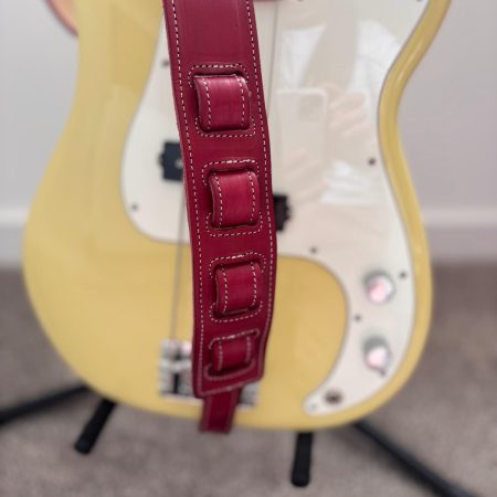 Handmade leather guitar and bass straps made in Mexico. Available in black, blue and burgundy.