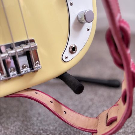 Handmade leather guitar and bass straps made in Mexico. Available in black, blue and burgundy.