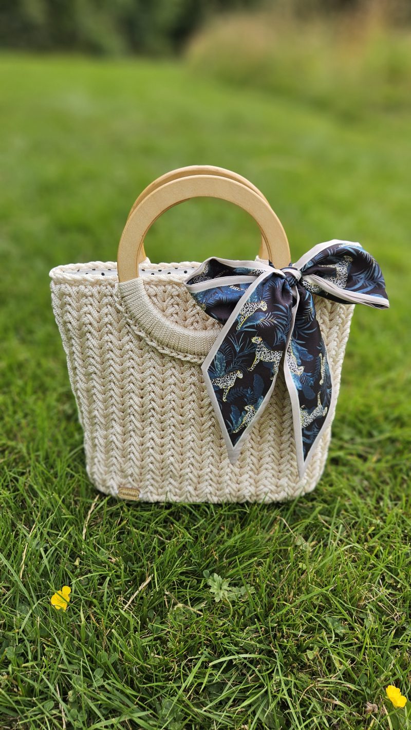 ¤ Ivory Knot ¤ crochet handbag size M
