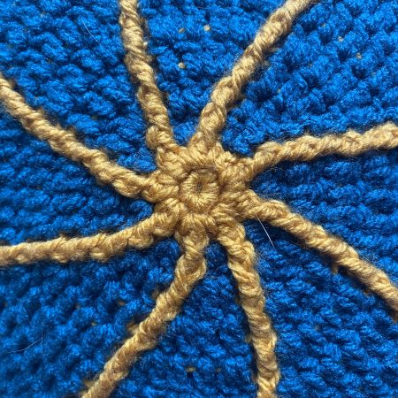 Crochet round removable cushion cover