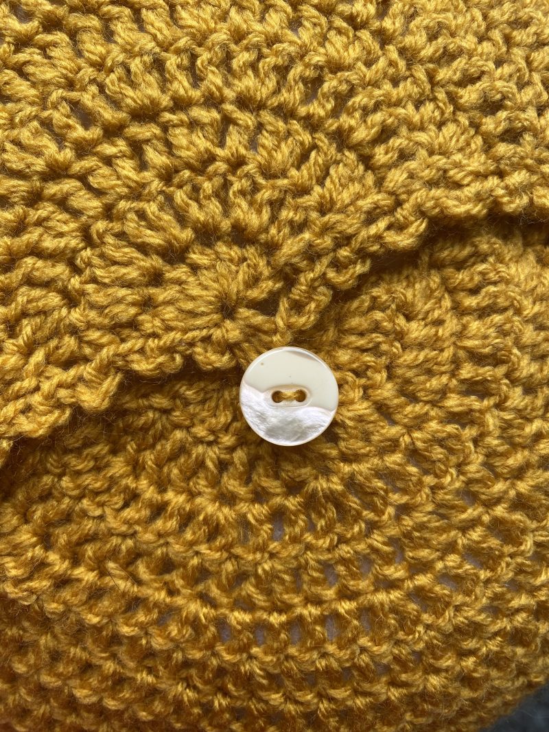 Crochet round removable cushion cover