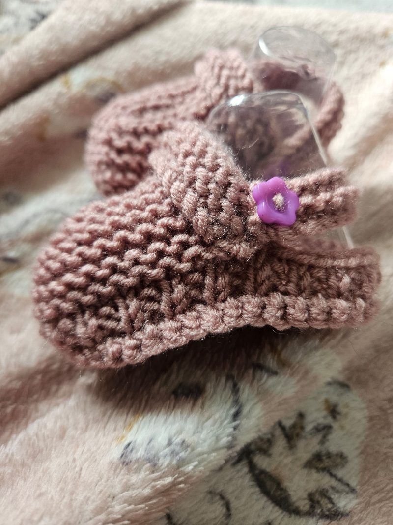 Hand knitted baby shoes 0-3 months