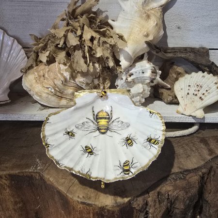 Handmade Bee Design Ring Dish with Metal Stand and Seashell