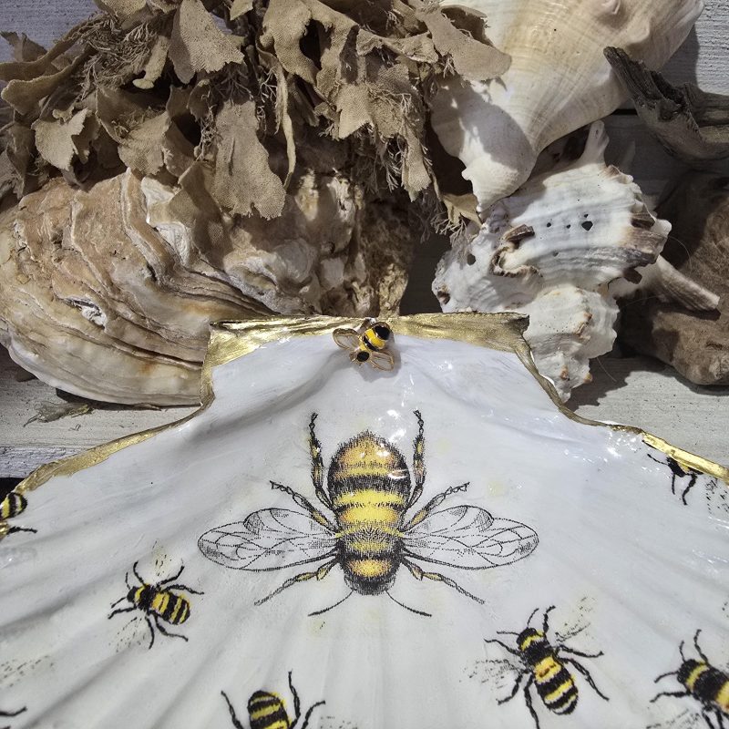 Handmade Bee Design Ring Dish with Metal Stand and Seashell
