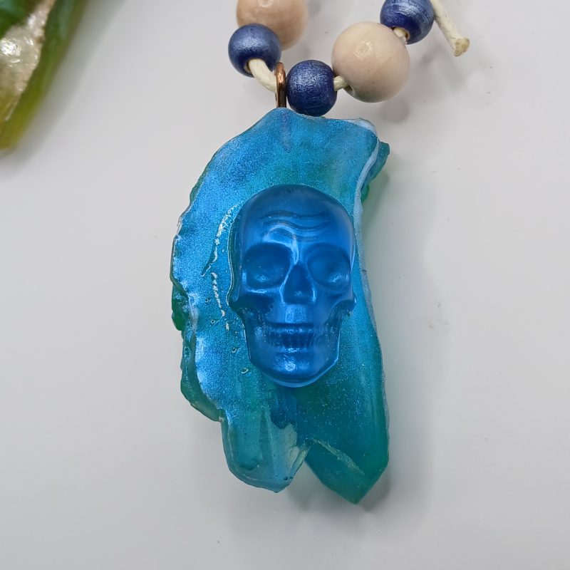 Arcane Artefacts: Elemental Spirit Shards – set of 5 crystal resin pendants | UV, glow | LARP, cosplay, theatre