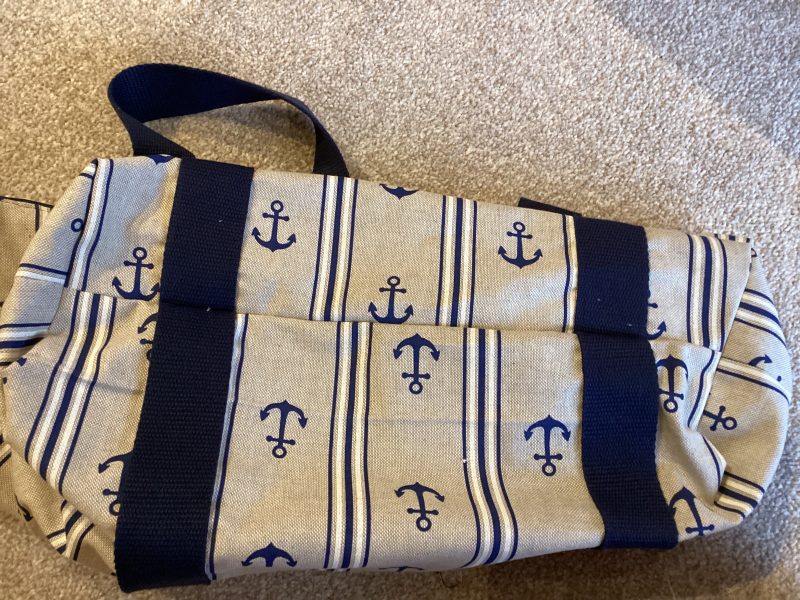 Navy/Beige Nautical Seaside Themed Anchor Lined Zipped Medium/Large Beach Bag