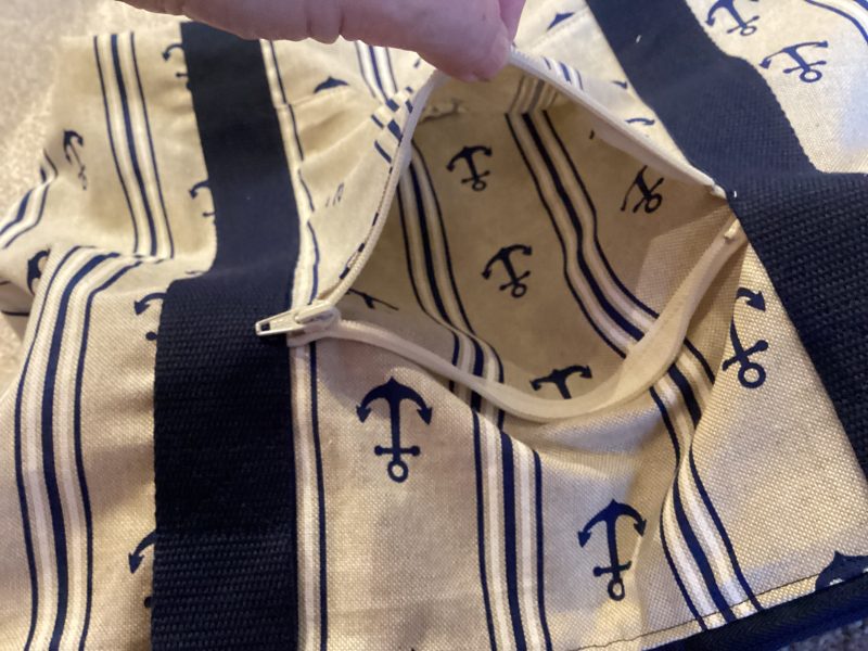 Navy/Beige Nautical Seaside Themed Anchor Lined Zipped Medium/Large Beach Bag