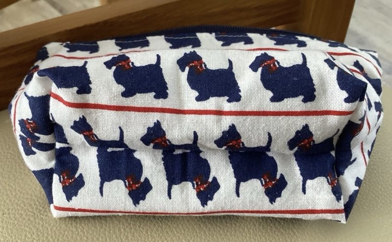 Really Cute Small Fabric Zipped Lined Coin Purse White With Blue Scotty Dogs