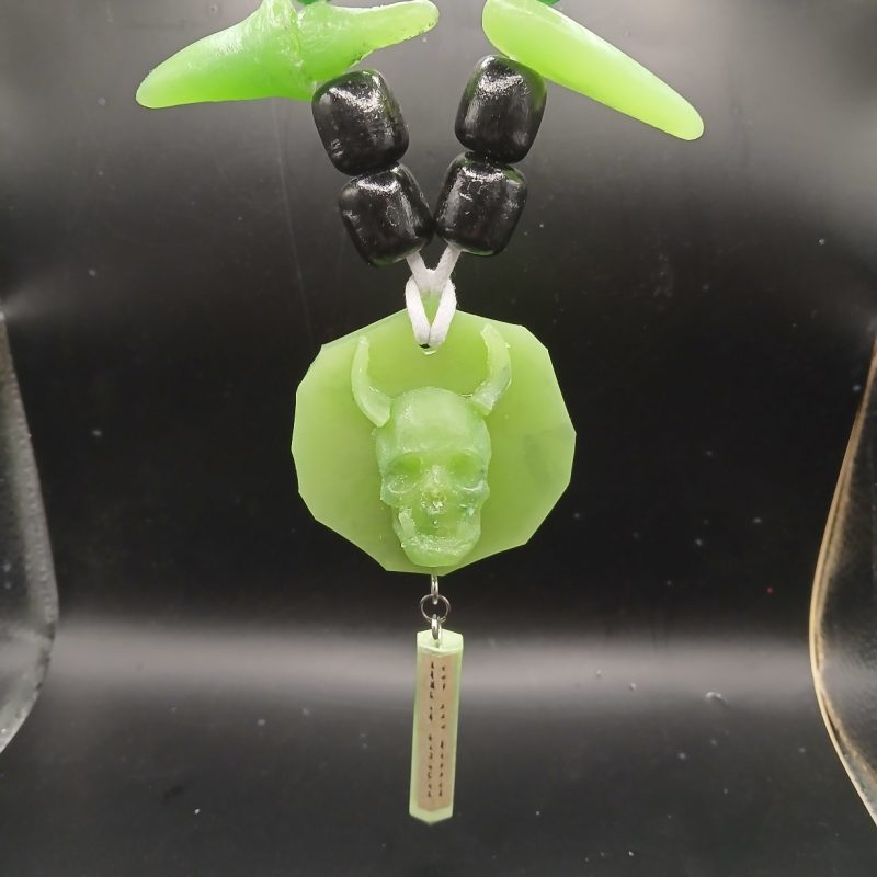 Hunter's Charms - Oni Warlord resin pendant, 5 colours available | Demon Fang, Claw, Skull | LARP, cosplay