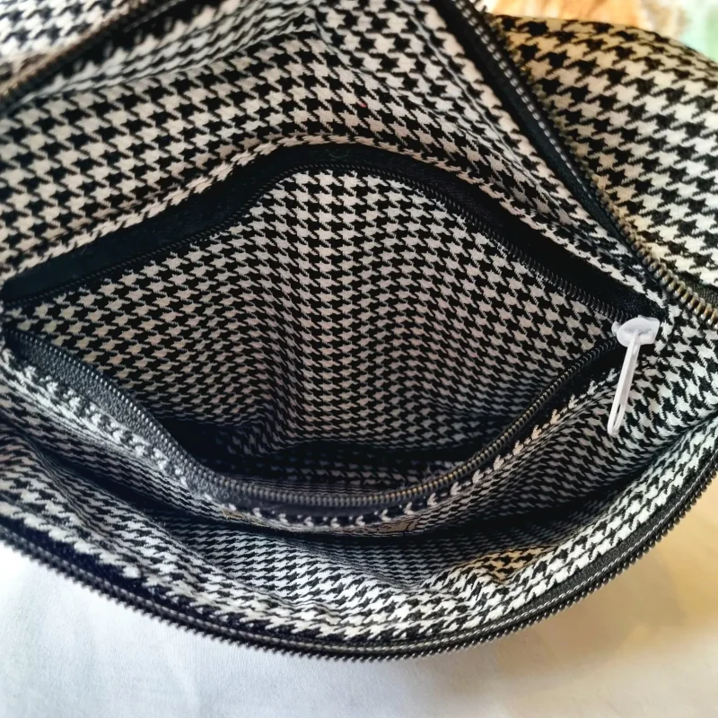 Dogtooth! Crossbody Handbag