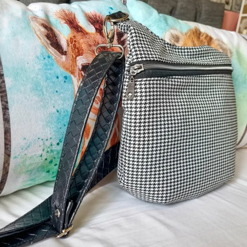 Dogtooth! Crossbody Handbag