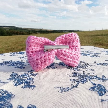 Crochet Bow, Medium Size, Clip / Band Fastener.