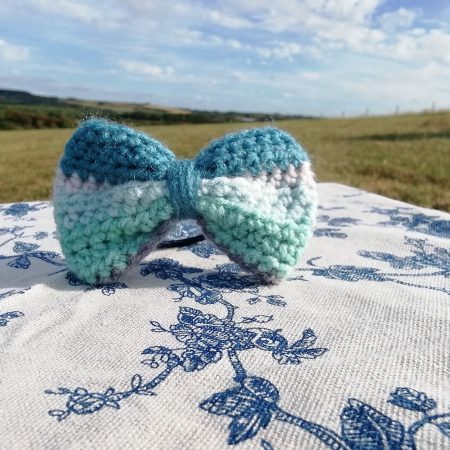 Crochet Bow, Medium Size, Clip / Band Fastener.
