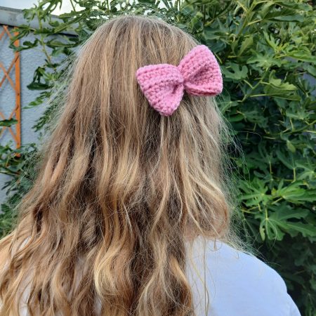 Crochet Bow, Medium Size, Clip / Band Fastener.