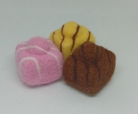 Needlefelt wool fondant fancys x 3