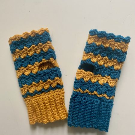Crochet wrist warmers