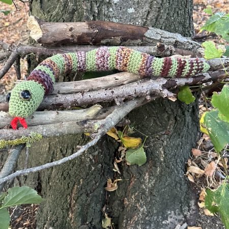 Realistic Crocheted Snake Plush – Handcrafted Green & Brown Serpent
