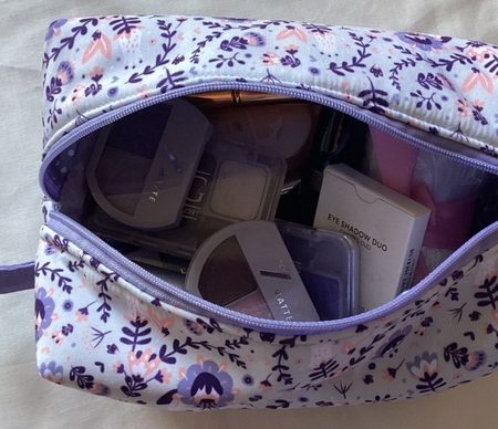 Small/Medium Purple Lined Wadded Zipped Pouch Make Up/Wash Bag