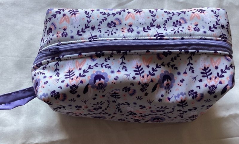 Small/Medium Purple Lined Wadded Zipped Pouch Make Up/Wash Bag