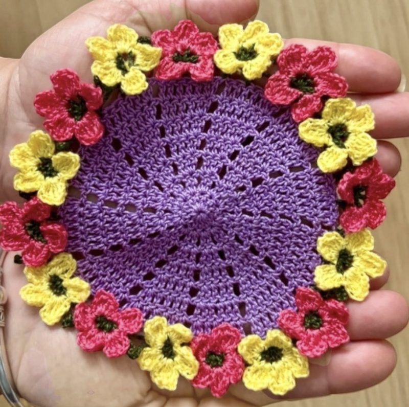 2-in-1 Transforming Micro Crochet Flower Bouquet & Coaster Mat (14cm)