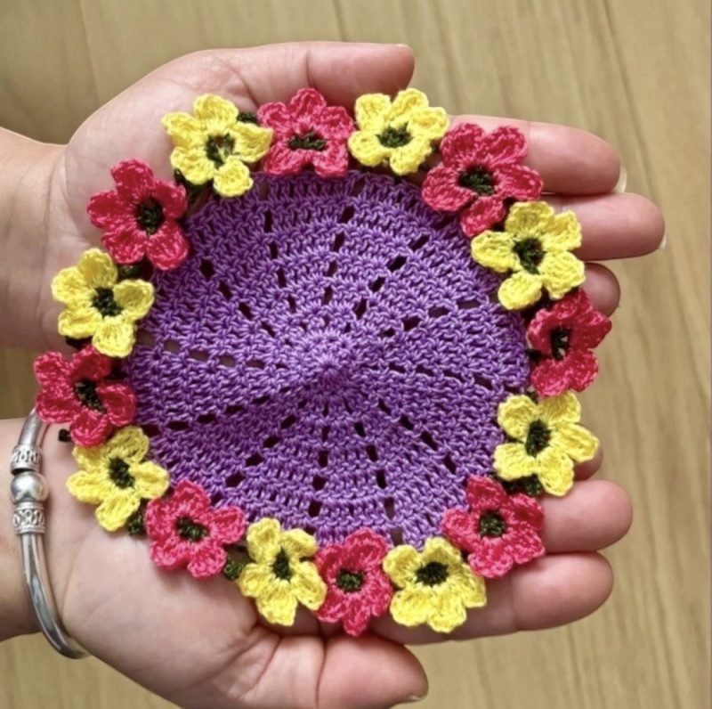 2-in-1 Transforming Micro Crochet Flower Bouquet & Coaster Mat (14cm)