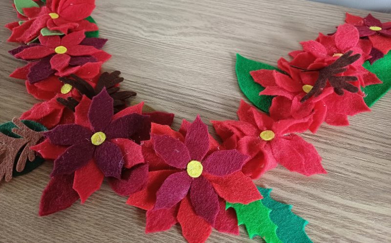Beautiful Traditional Style Hand Made Felt Christmas Garland. Christmas Home Decor