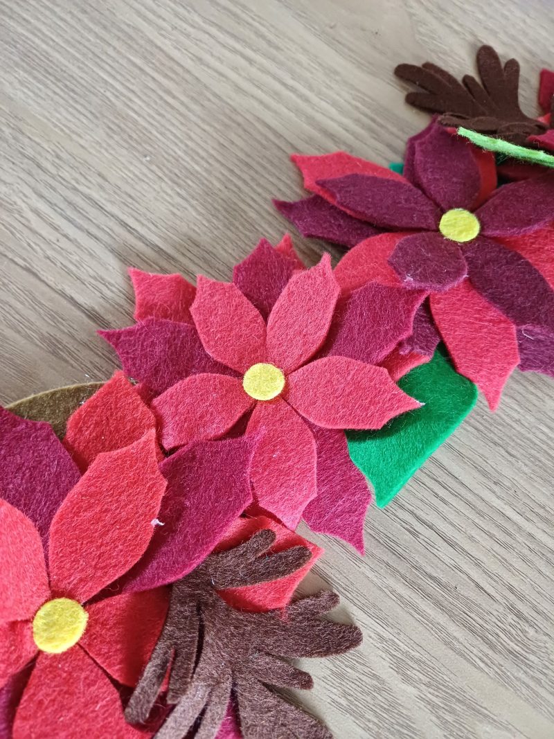 Beautiful Traditional Style Hand Made Felt Christmas Garland. Christmas Home Decor