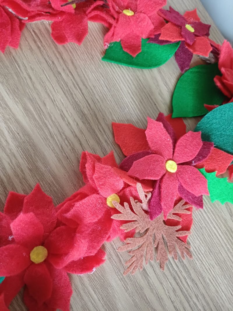 Beautiful Traditional Style Hand Made Felt Christmas Garland. Christmas Home Decor