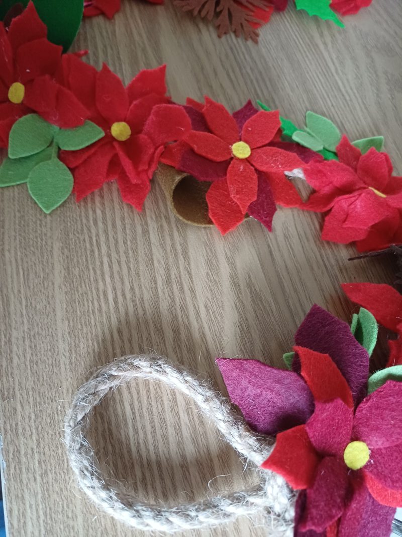 Beautiful Traditional Style Hand Made Felt Christmas Garland. Christmas Home Decor