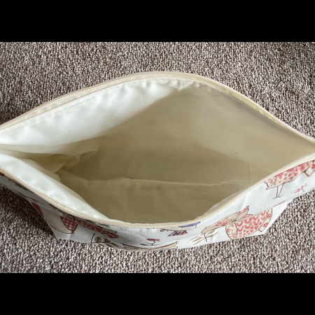 Medium/Large Cream Owl Print Lined, Zipped Beauty Bag, Vanity Bag, Make Up Bag