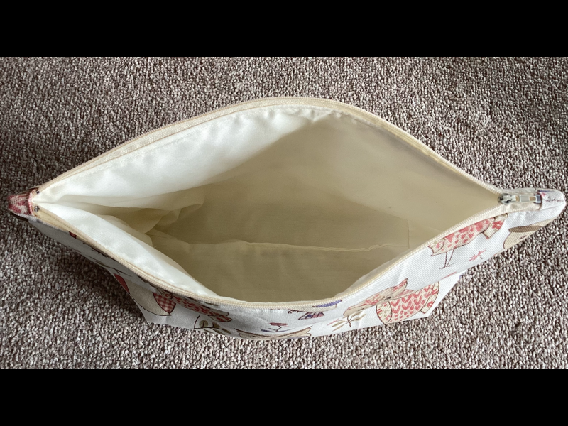 Medium/Large Cream Owl Print Lined, Zipped Beauty Bag, Vanity Bag, Make Up Bag