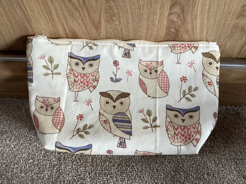 Medium/Large Cream Owl Print Lined, Zipped Beauty Bag, Vanity Bag, Make Up Bag