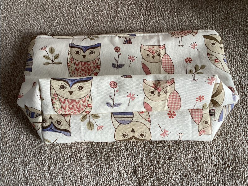 Medium/Large Cream Owl Print Lined, Zipped Beauty Bag, Vanity Bag, Make Up Bag