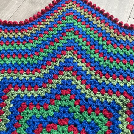 Crochet star shaped blankets in two different patterns