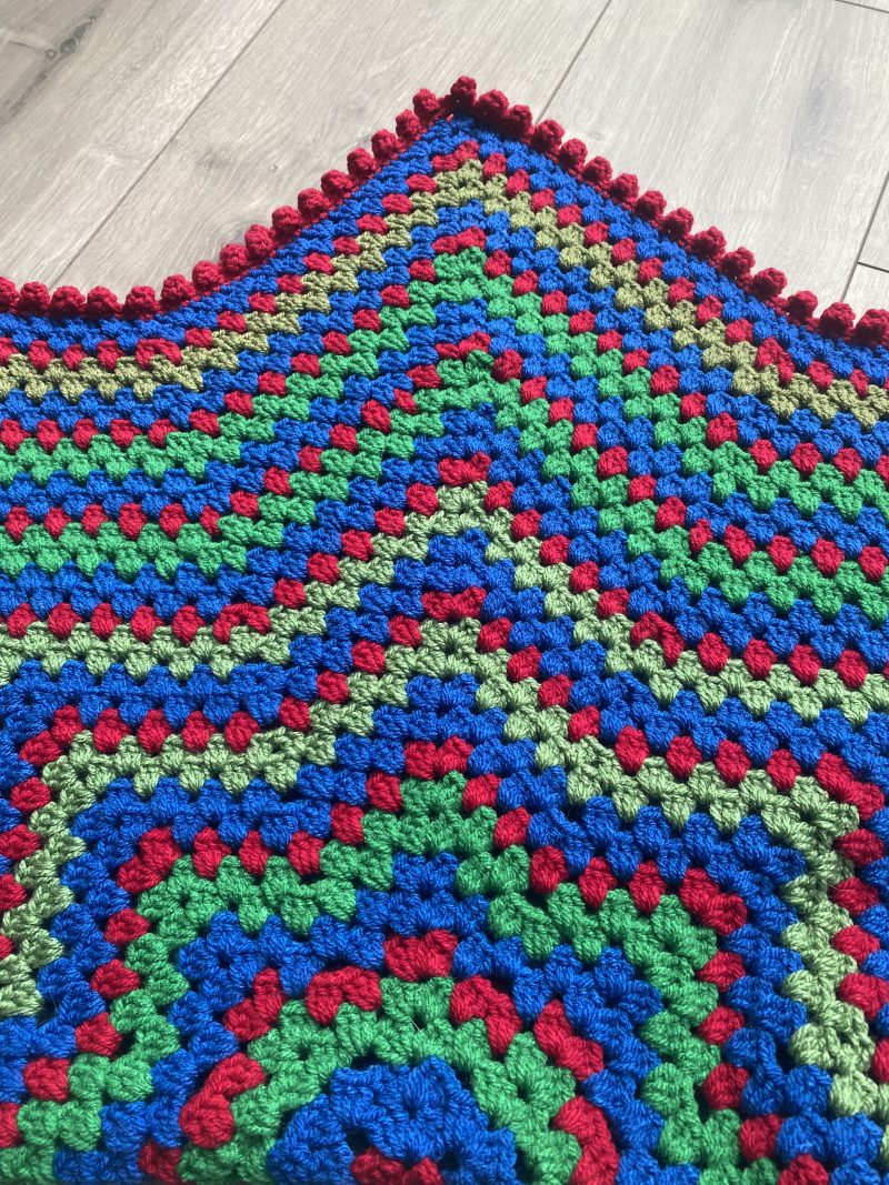 Crochet star shaped blankets in two different patterns