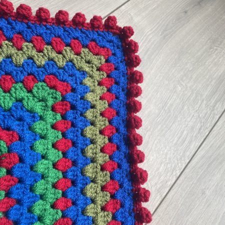 Crochet star shaped blankets in two different patterns