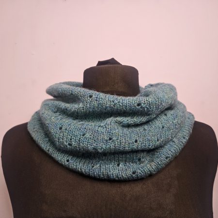 Handknitted 100% wool cowl/tubescarf.