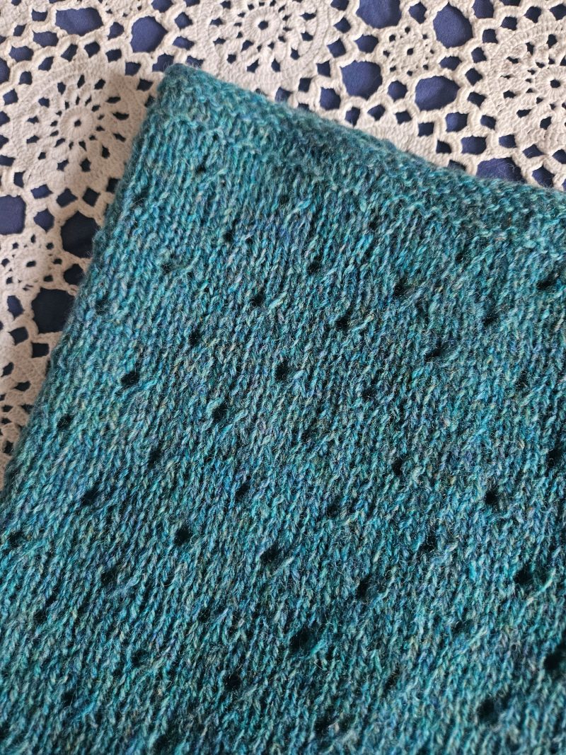 Handknitted 100% wool cowl/tubescarf.
