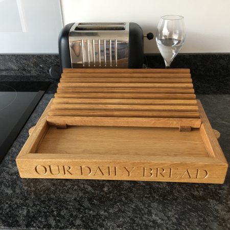 Customisable Crumb catcher Bread Board