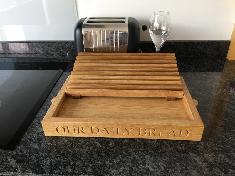 Customisable Crumb catcher Bread Board