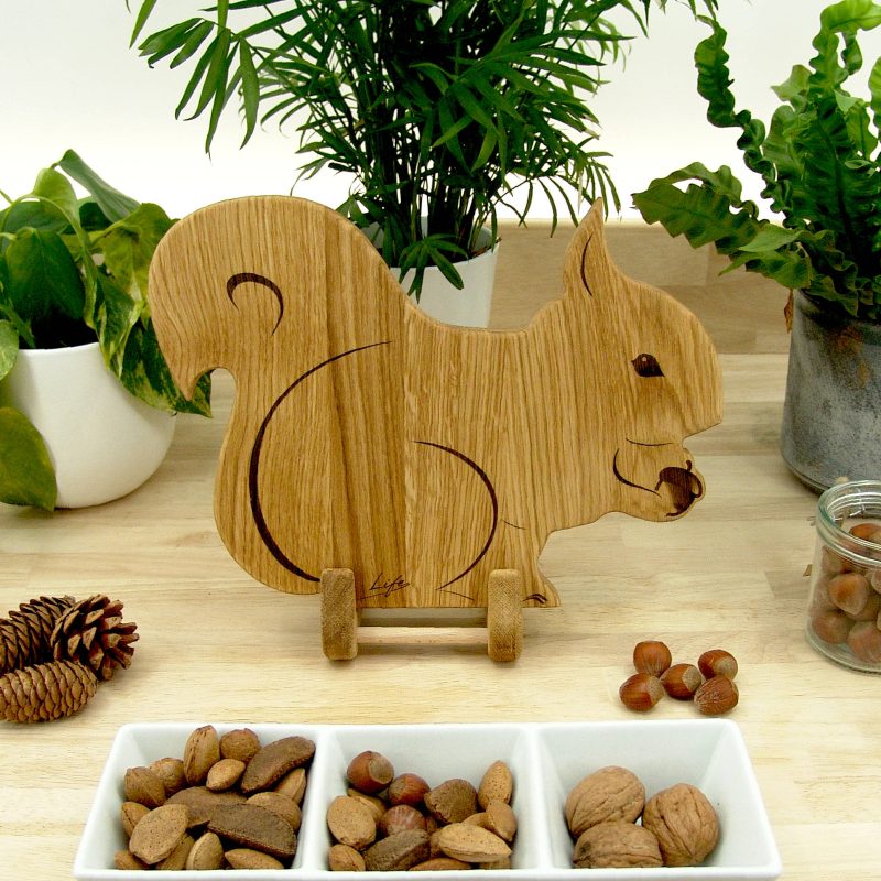 Squirrel Chopping Board - Hand Made in British Oak