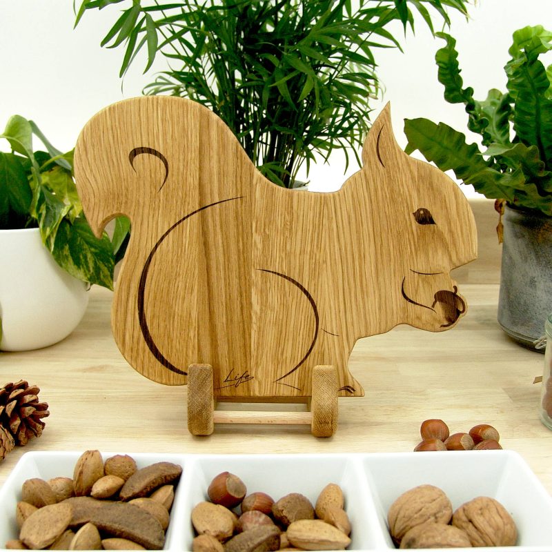 Squirrel Chopping Board - Hand Made in British Oak