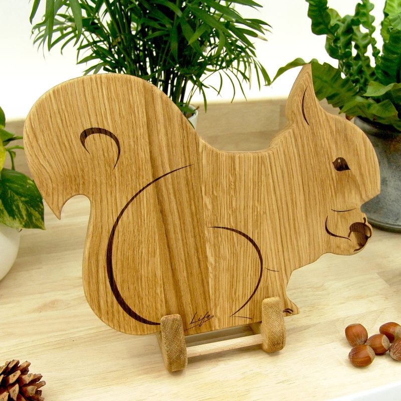 Squirrel Chopping Board - Hand Made in British Oak