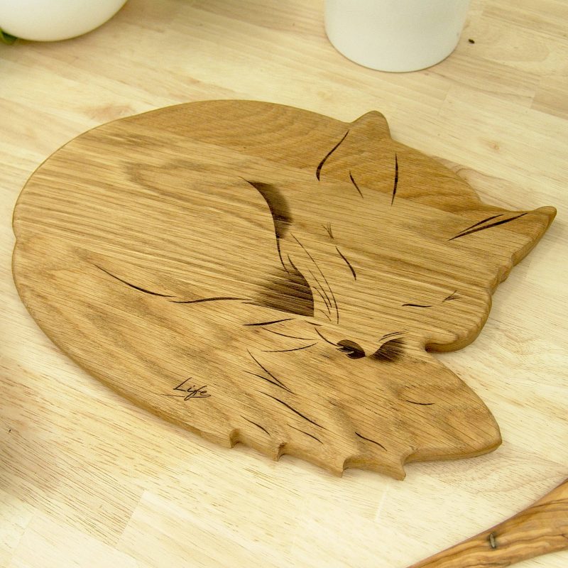 Handmade Fox Chopping Board in British Oak – Wooden Fox Gift