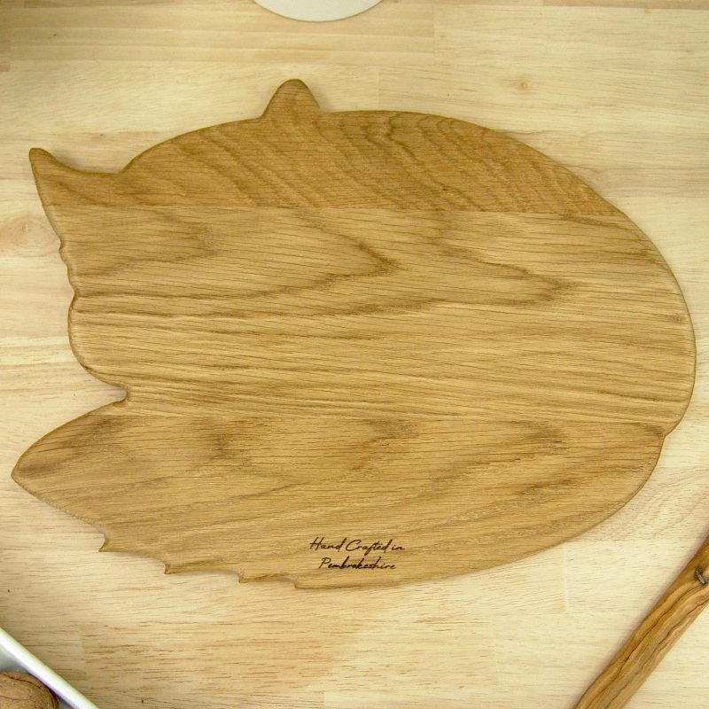 Handmade Fox Chopping Board in British Oak – Wooden Fox Gift