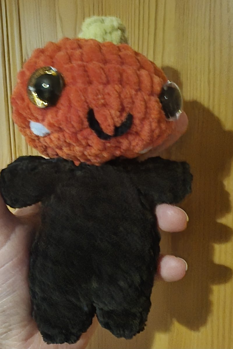 Crochet Pumpkin Man Plush: Chenille Amigurumi Halloween Toy